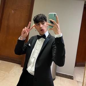 Meet your Posher, Victor